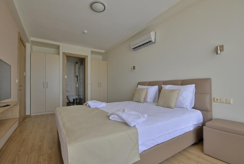 Delmar Suites & Residence Çeşme Quarto foto